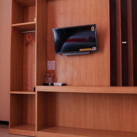 D'Shario Hotel Kepanjen Μαλάνγκ Εξωτερικό φωτογραφία