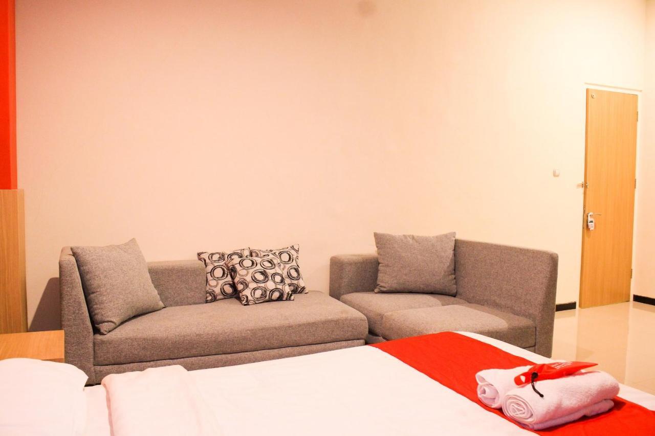 D'Shario Hotel Kepanjen Μαλάνγκ Εξωτερικό φωτογραφία