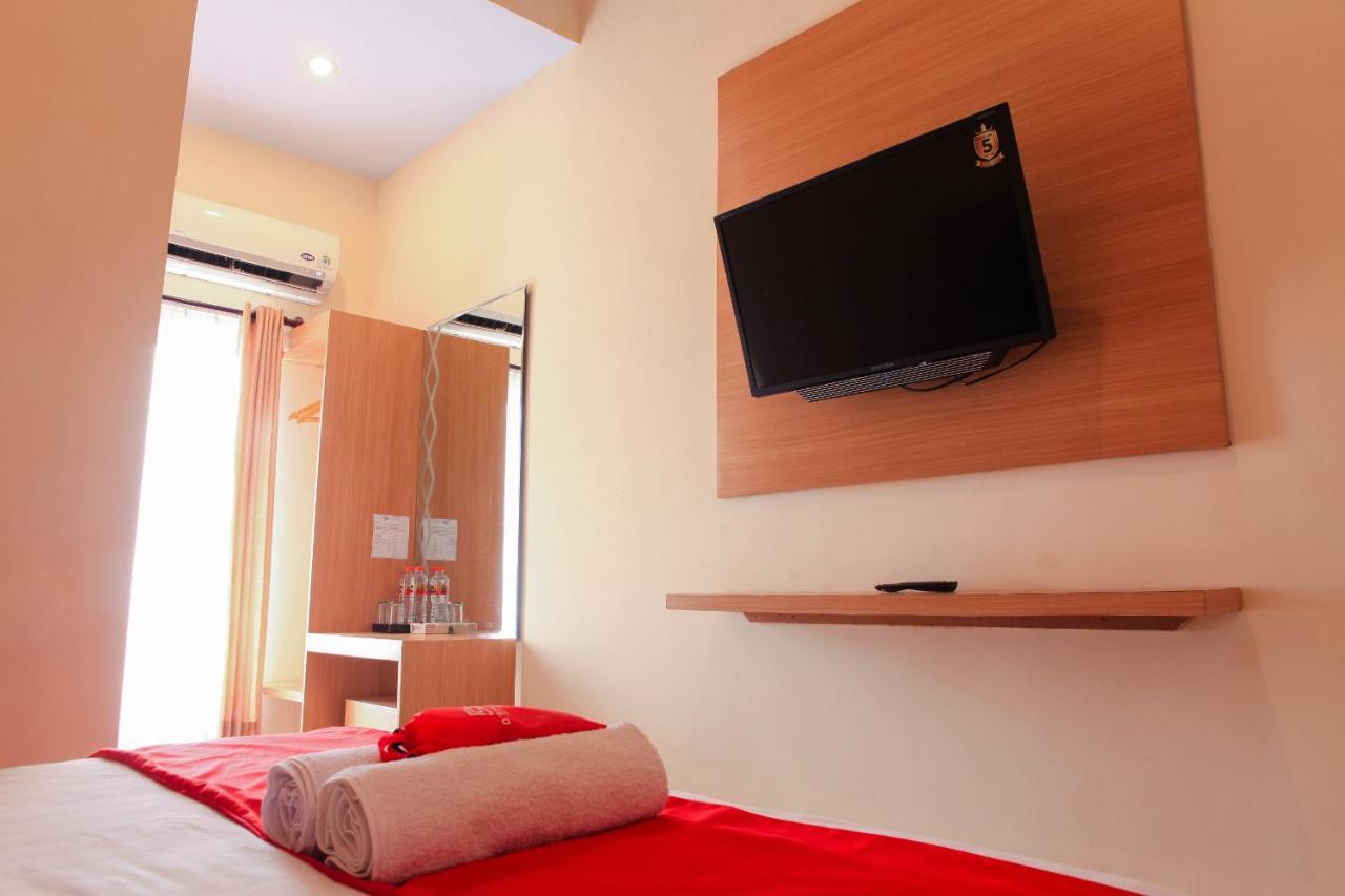 D'Shario Hotel Kepanjen Μαλάνγκ Εξωτερικό φωτογραφία