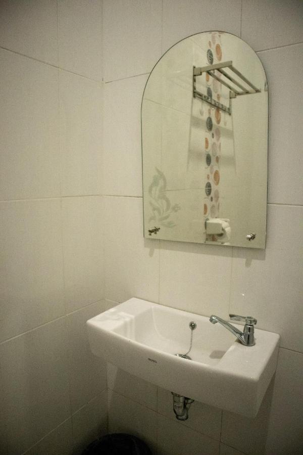 D'Shario Hotel Kepanjen Μαλάνγκ Εξωτερικό φωτογραφία